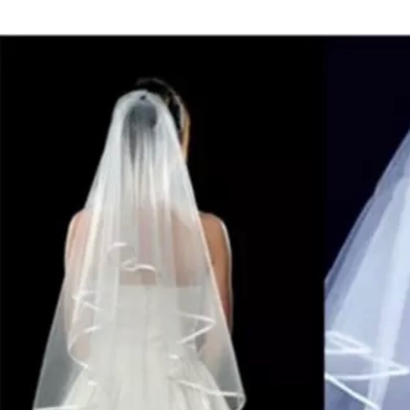 Two tier white or ivory veil with ribbon edging. - Picture 6 of 7
